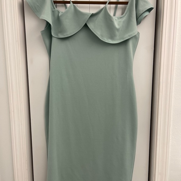 Mint Midi off the shoulder dress - Picture 3 of 6